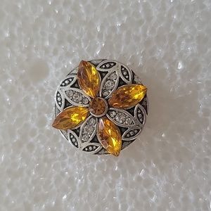 Amber and Rhinestones Ginger Snap Button 18MM
